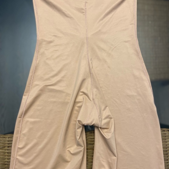 Spanx Red Hot Shaper MWT - Picture 4 of 4